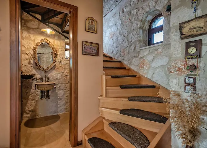 Orfeas Villa *