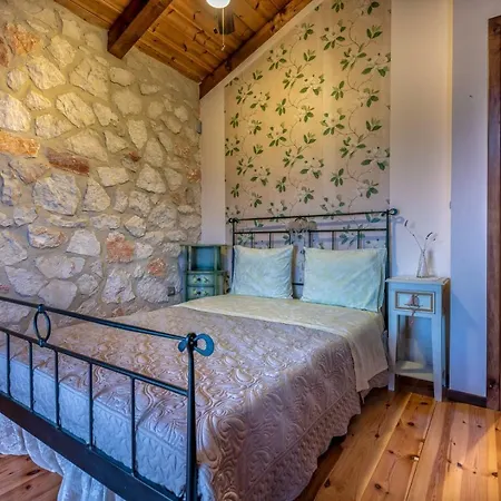 Orfeas * Méson Yerakaríon