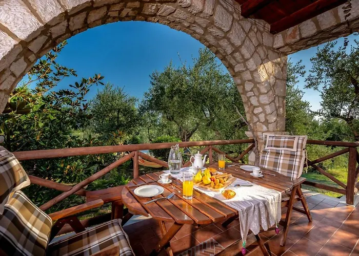 Villa Orfeas Méson Yerakaríon